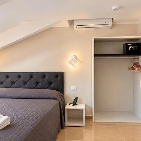 Chiaro Di Luna Hotel